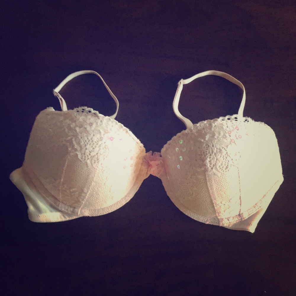 Gilly Hicks // bra // 36C